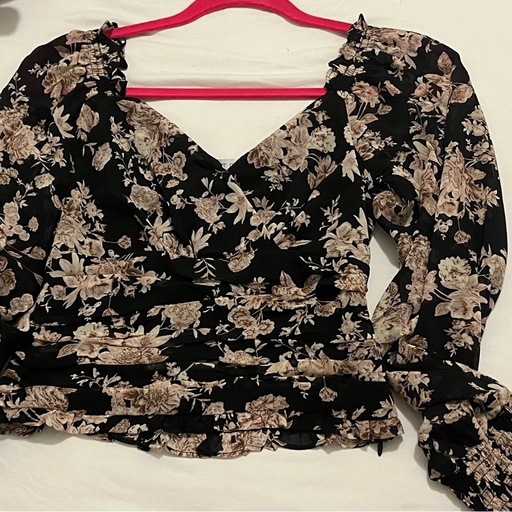 Astr The label XS crop top